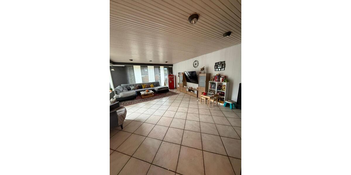 Einfamilienhaus Olpe - 9 Zimmer, 215 m&sup2;, 1.600&euro; | Angebot:26575909