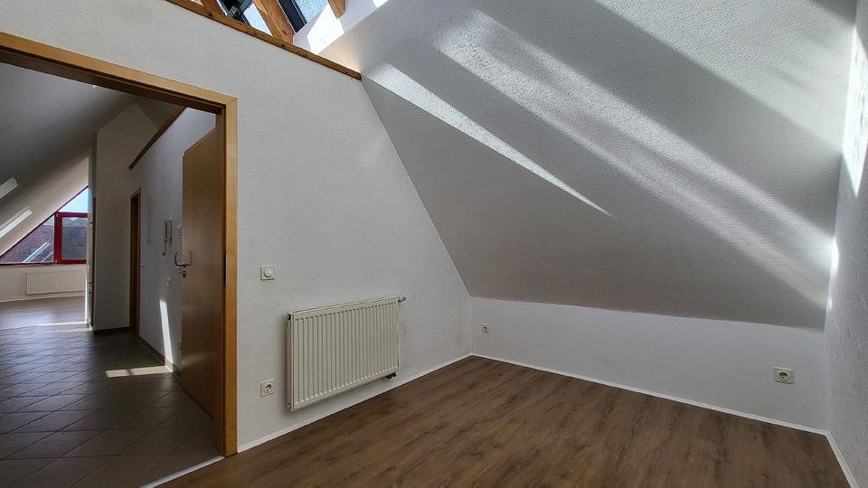 Dachgeschoßwohnung Langenzenn - 1.5 Zimmer, 45 m&sup2;, 450&euro; | Angebot:26326292