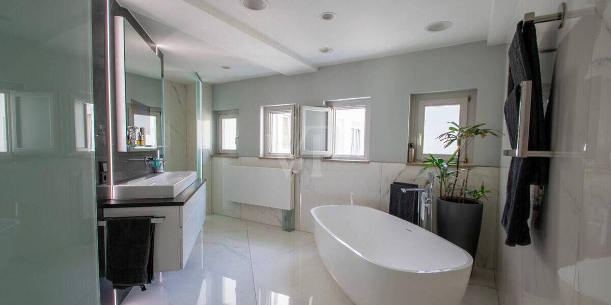 Etagenwohnung Suhl - 4 Zimmer, 184 m&sup2;, 399.000&euro; | Angebot:25742632