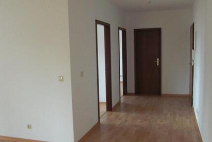Wohnung Neuhaus am Rennweg - 3 Zimmer, 68 m&sup2;, 420&euro; | Angebot:25561204