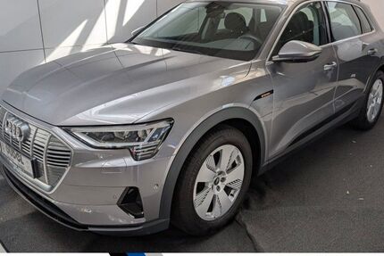 Audi e-tron 44.850 km 27.470 &euro; Raesfeld 46348