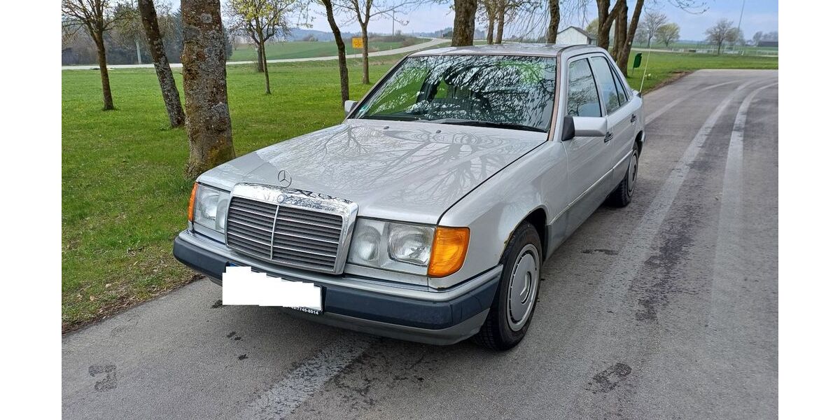 Mercedes-Benz 230 108.056 km 4.900 &euro; Winterlingen 72474