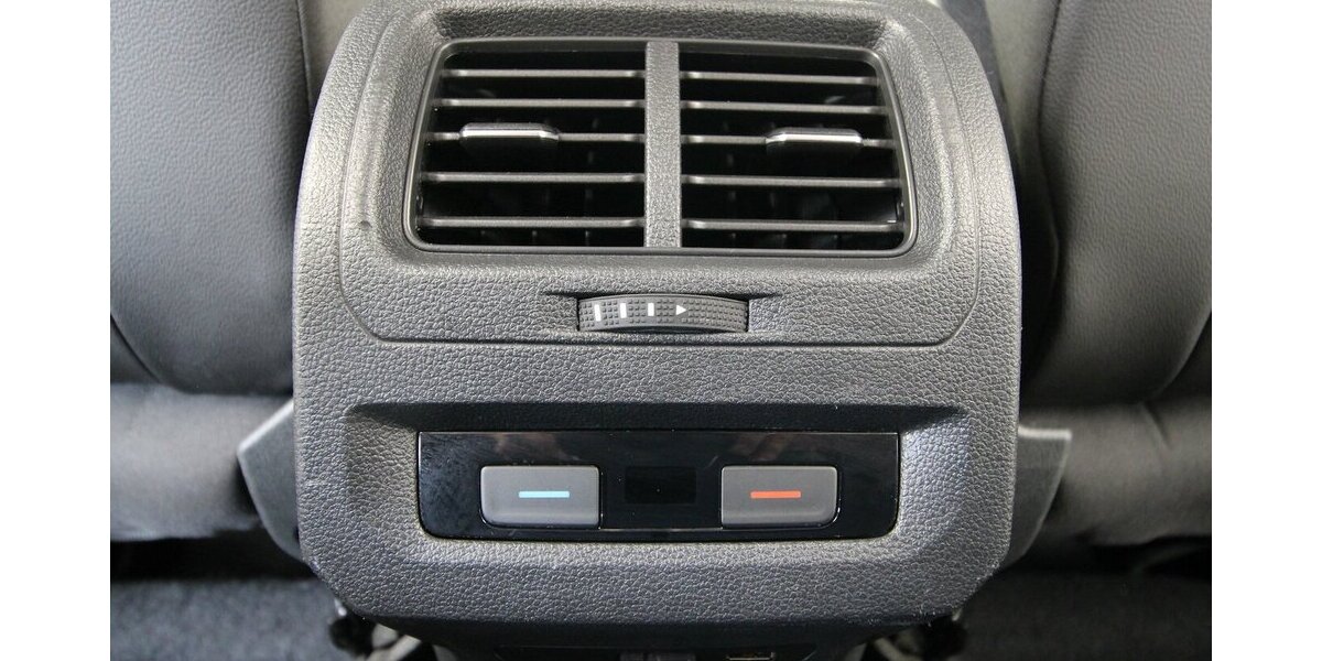 VW Touran 1.6 TDI BMT 7-DSG Comfortline NAVI+ACC 151.032 km 14.900 &euro; Hagenow 19230