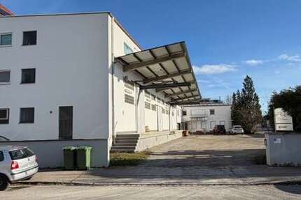 Halle in Augsburg 2.800.000 € 2100 m² zimmer