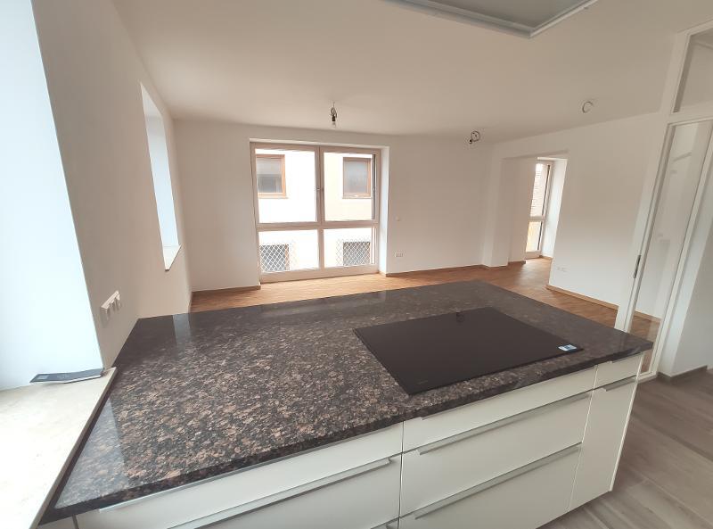 ERSTBEZUG nach Sanierung - Einfamilienhaus mit großer Terrasse und Garage 6 zimmer