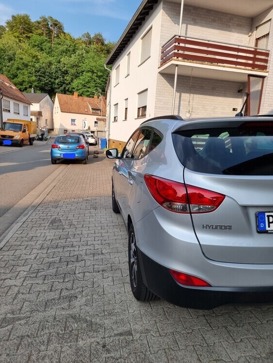Hyundai IX35 180.000 km 9.000 € Dellfeld 66503