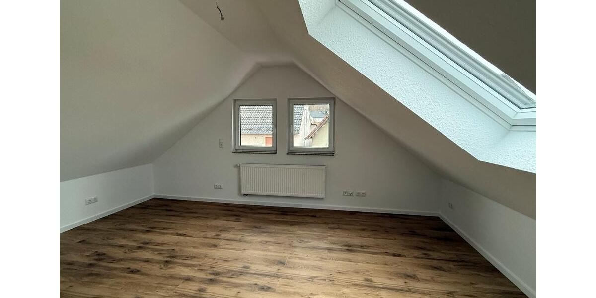 Kernsaniertes Einfamilienhaus zur Miete in Großen-Buseck 4.5 zimmer