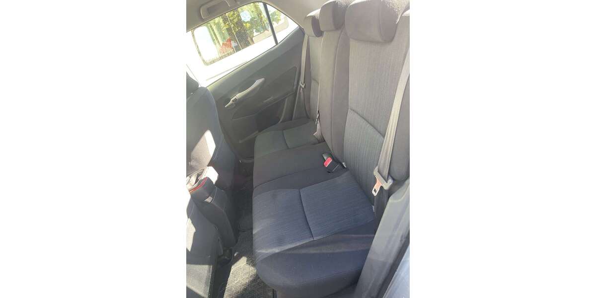 Toyota Auris 108.000 km 5.500 &euro; Neupotz 76777