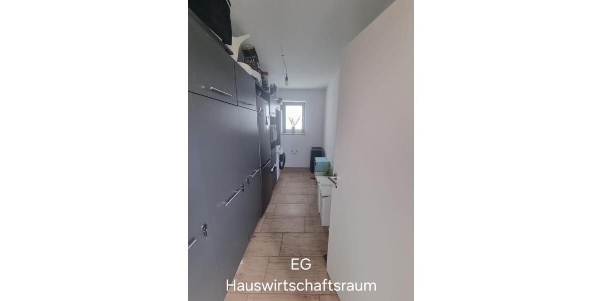 Einfamilienhaus Roden - 7 Zimmer, 254 m&sup2;, 599.000&euro; | Angebot:27003509
