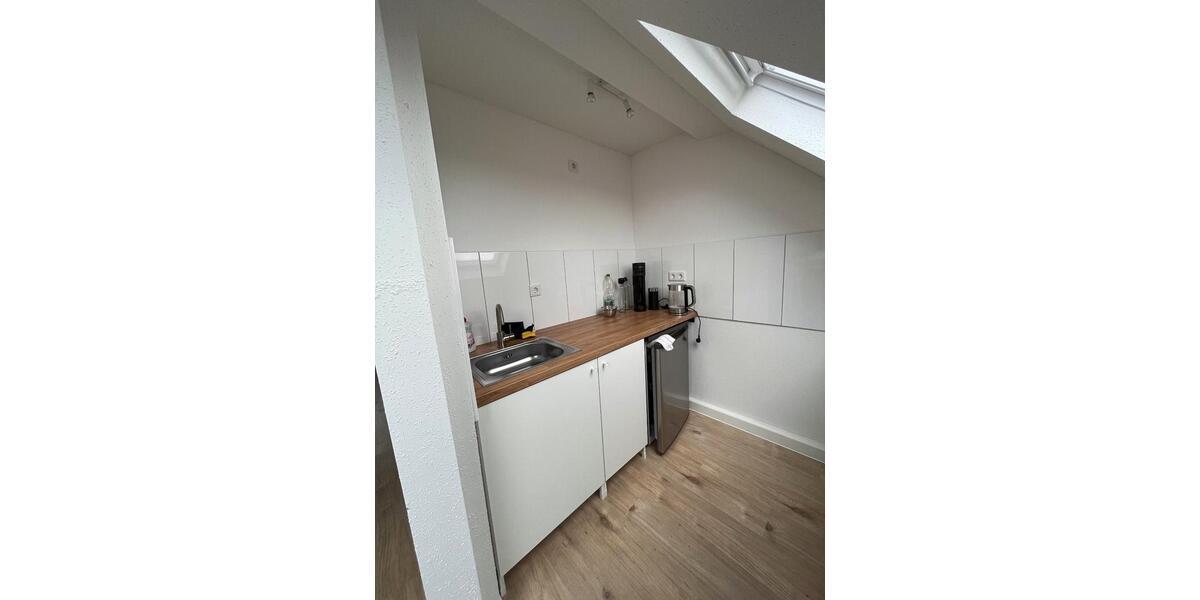Dachgeschoßwohnung Krefeld Cracau - 1 Zimmer, 36 m&sup2;, 475&euro; | Angebot:25613643