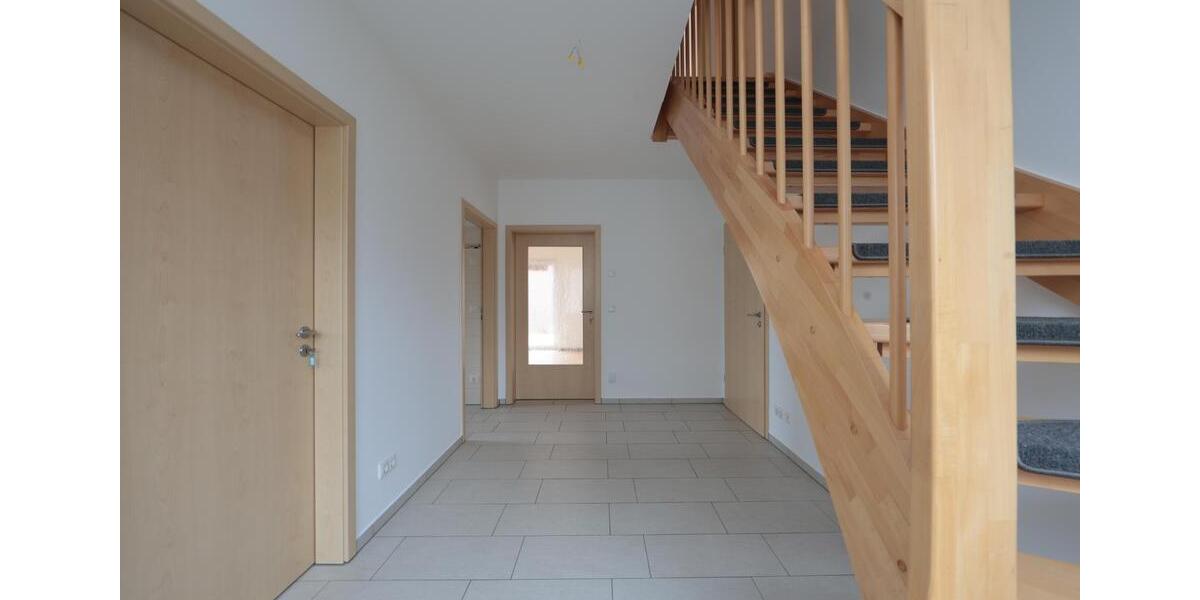 Villa Oranienburg - 4 Zimmer, 164 m&sup2;, 2.456&euro; | Angebot:25393506