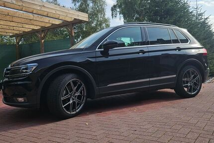 VW Tiguan 69.500 km 21.500 &euro; Uplengen 26670
