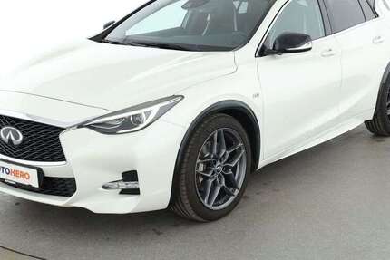 INFINITI Q30