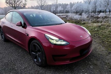 Tesla Model 3 26.000 km 27.900 € Roetgen 52159