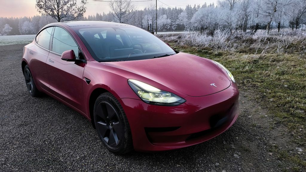 Tesla Model 3 26.000 km 28.200 € Roetgen 52159