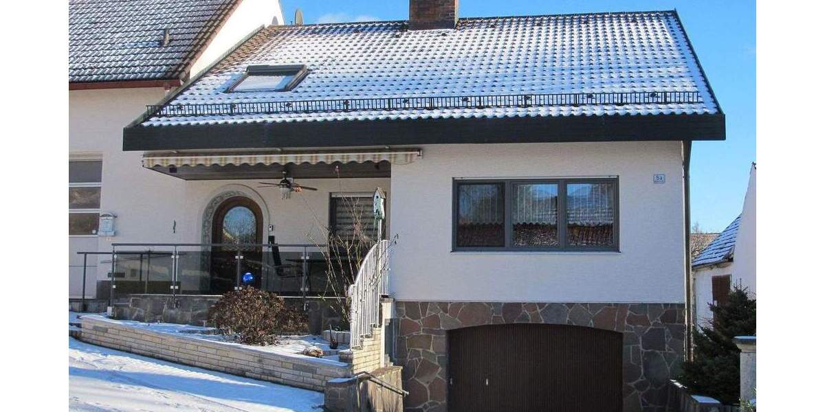 Einfamilienhaus, voll ausgestattet, mit Tiefgarage. 4 zimmer