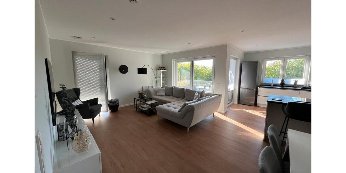 Neuwertige 4-Zimmer-Wohnung (115 m²) mit Balkon & EBK in Kenn 4 zimmer