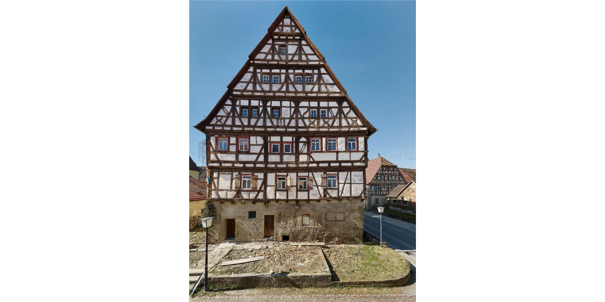 Einfamilienhaus Ammerbuch-Altingen Altingen - 20 Zimmer, 745 m&sup2;, 345.000&euro; | Angebot:26683603