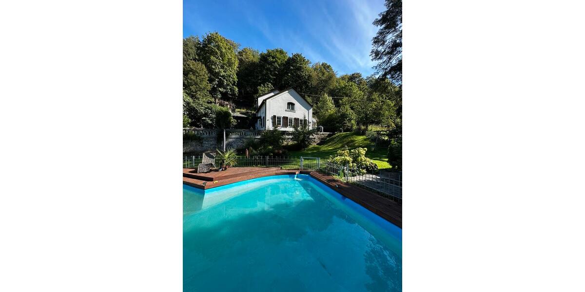 Idyllisches EFH mit großem Garten und Pool (Kauf möglich) 7 zimmer