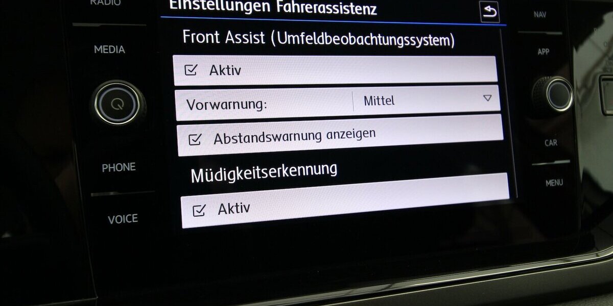 VW Polo VI Comfortline NAVI+WINTER-PAKET+TEMPOMAT 43.235 km 13.970 &euro; Hagenow 19230