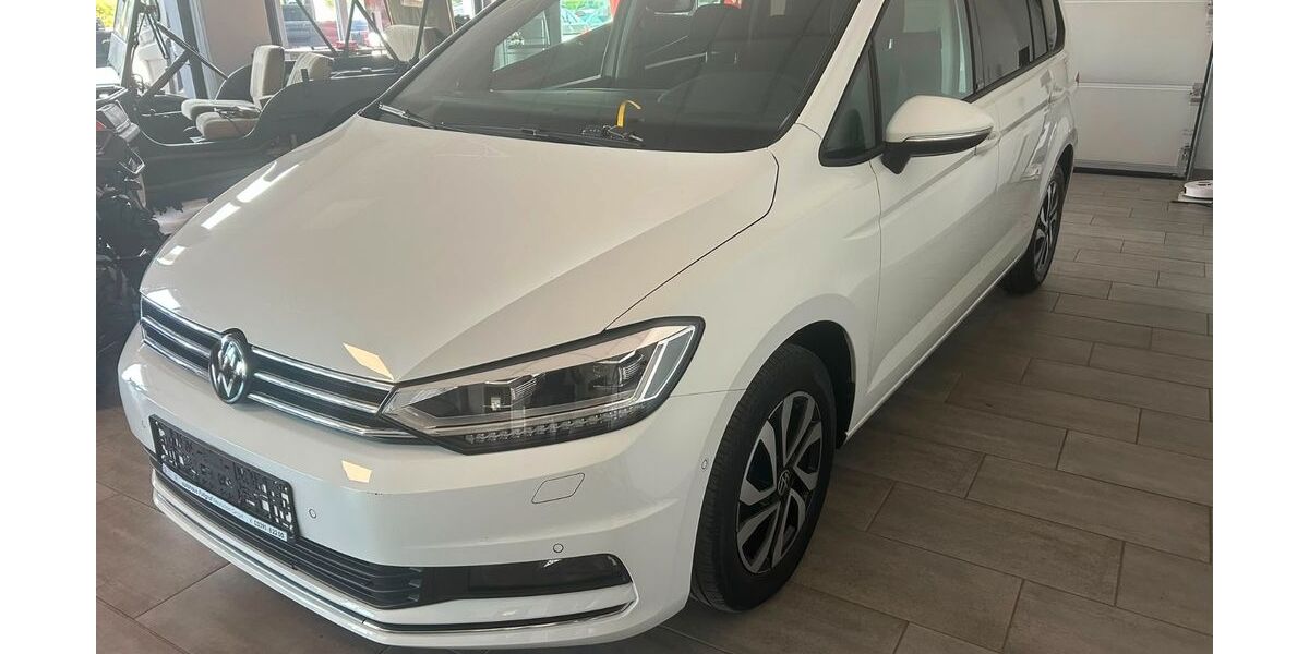 VW Touran 109.855 km 23.740 &euro; Neuruppin 16816