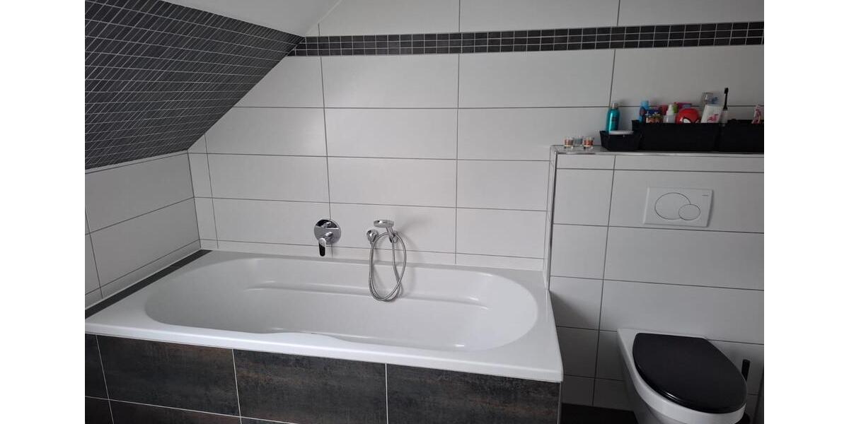 Doppelhaushälfte Duisburg Huckingen - 6 Zimmer, 170 m&sup2;, 2.400&euro; | Angebot:24851134