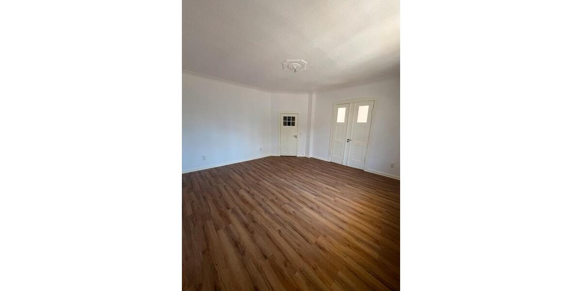 Erdgeschoßwohnung Güstrow - 4 Zimmer, 112 m&sup2;, 1.000&euro; | Angebot:26406513