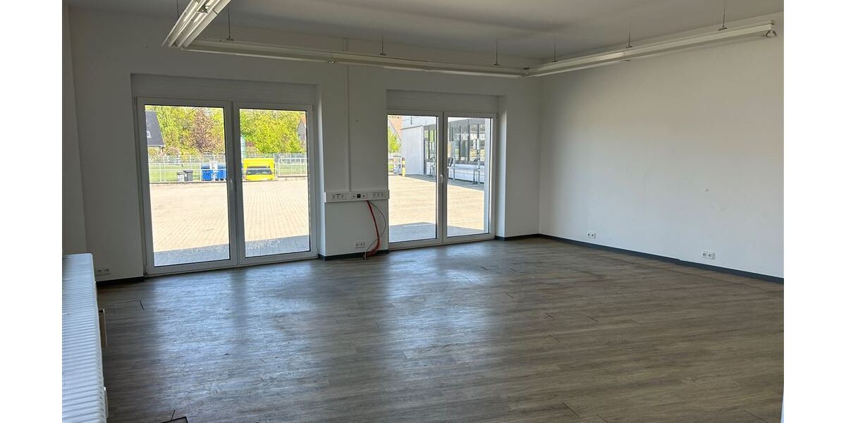 Interessante Lagerhalle mit Laderampen u. Bürofläche - Gewerbeobjekt Steyerberg | Angebot:27021691