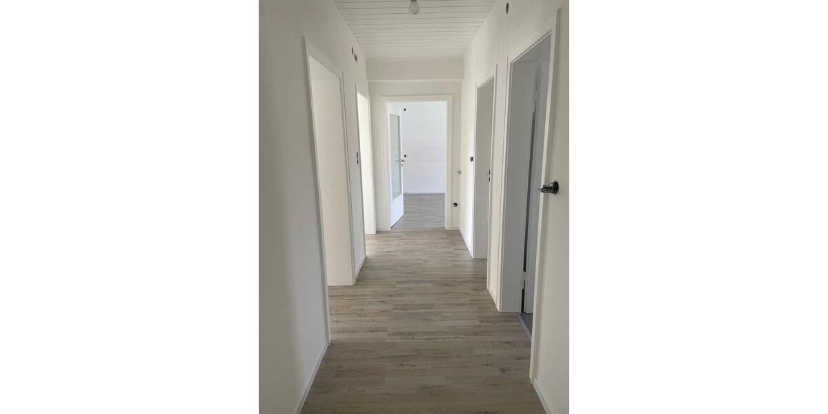Etagenwohnung Herrieden - 3.5 Zimmer, 82 m&sup2;, 1.120&euro; | Angebot:25959677