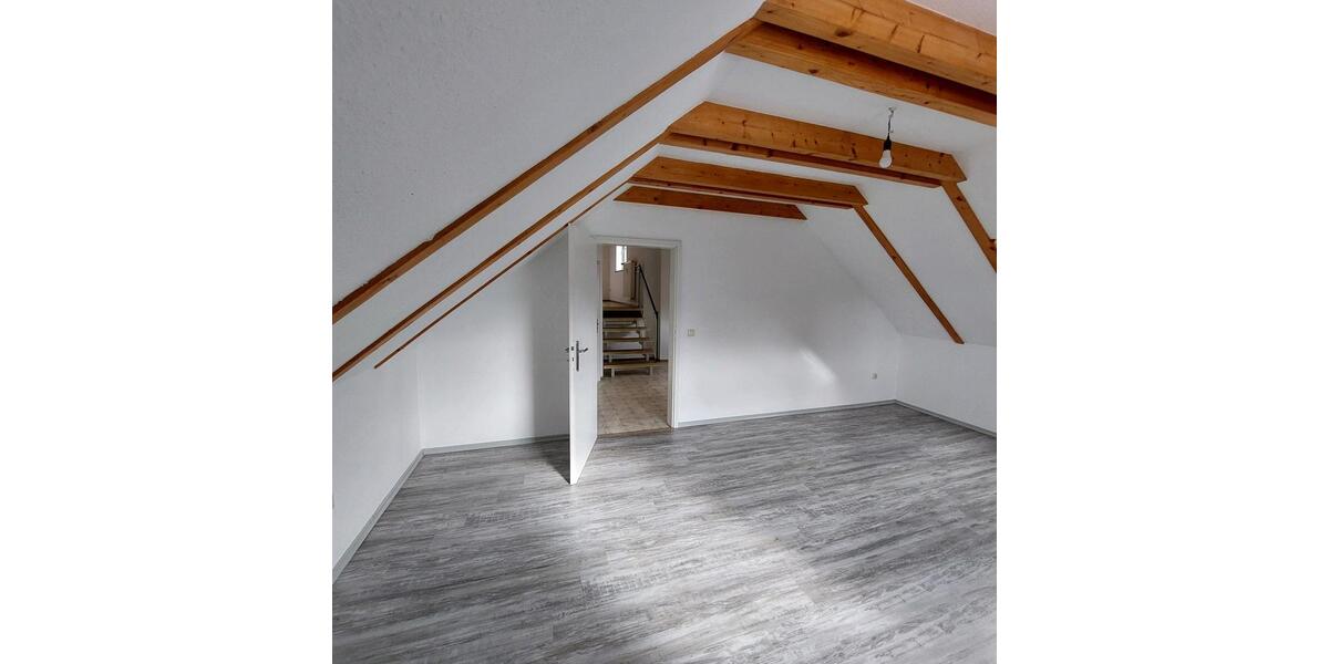 Etagenwohnung Pfreimd - 3.5 Zimmer, 90 m&sup2;, 780&euro; | Angebot:25959654