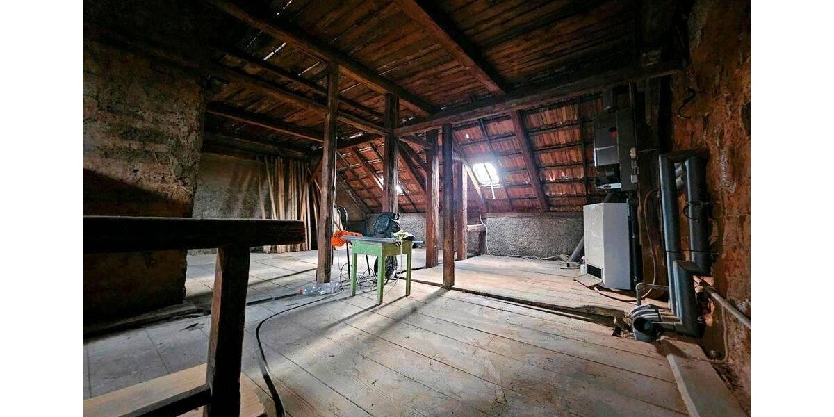 Mehrfamilienhaus, Wohnhaus Roßwein - 8 Zimmer, 140 m&sup2;, 689&euro; | Angebot:26550727