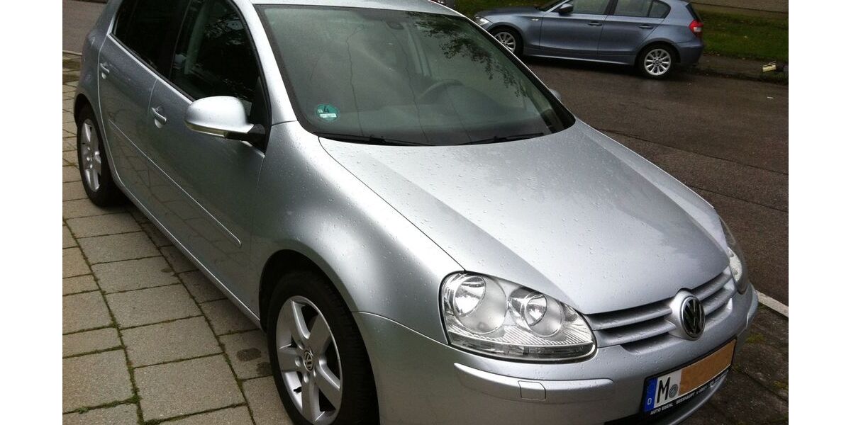 VW Golf 248.590 km 4.300 &euro; München 81375