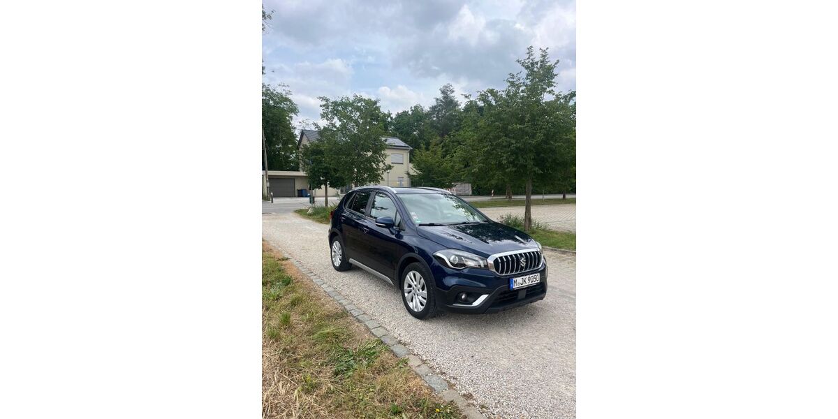 Suzuki (SX4) S-Cross 108.000 km 13.400 &euro; München 81735