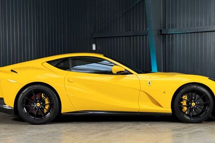 Ferrari 812 6.214 km 355.000 &euro; Siek 22962