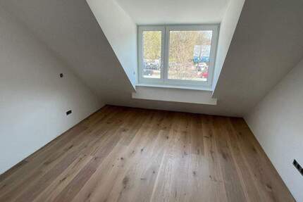 Neuwertige moderne 2-Zimmer-Dachgeschosswohnung in Milbertshofen 2 zimmer