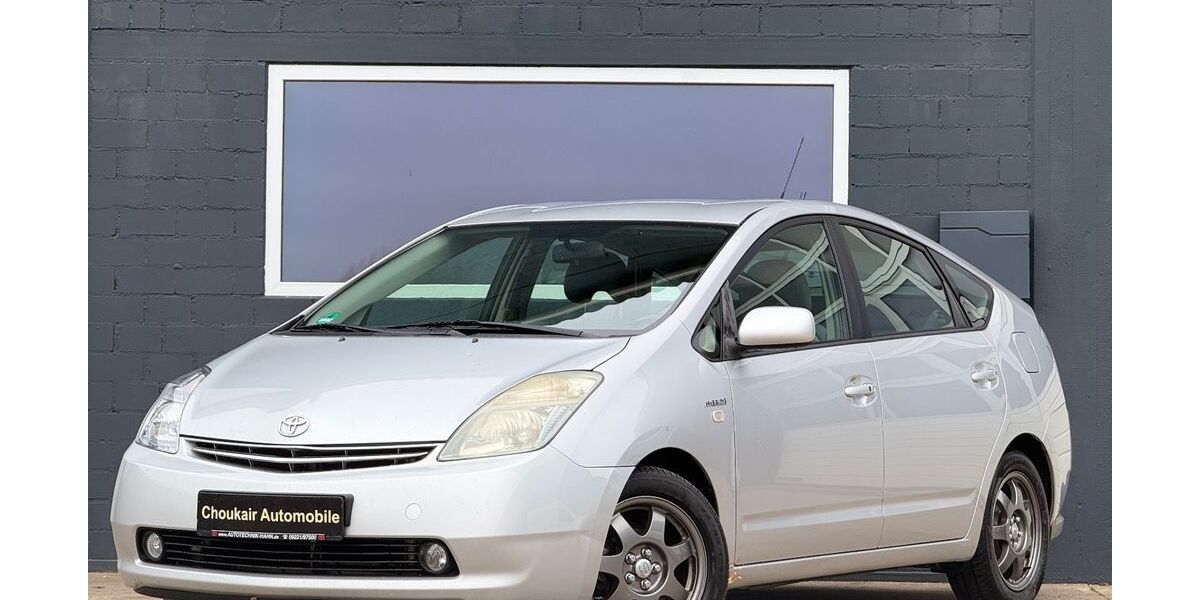 Toyota Prius 225.000 km 3.999 &euro; Lauda-Königshofen 97922