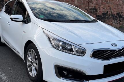 Kia ceed / Ceed 102.961 km 11.000 &euro; Frankfurt am 65936
