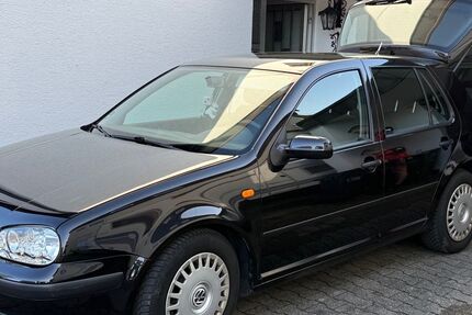 VW Golf 188.000 km 2.499 &euro; Neuenbürg 75305