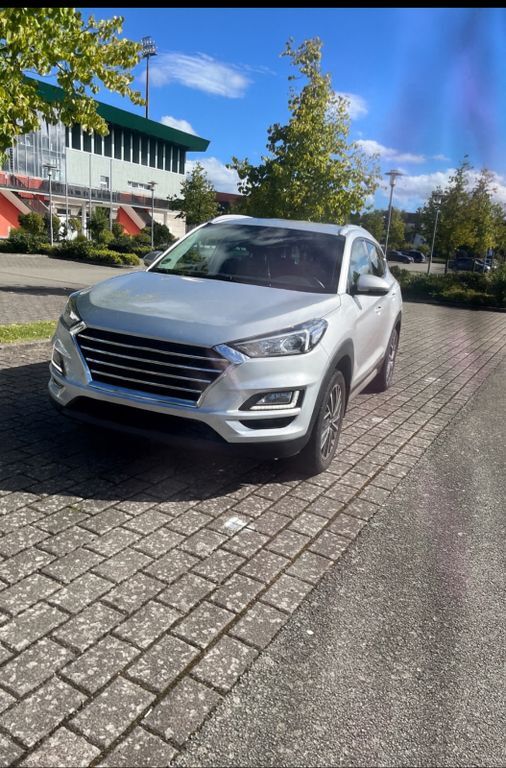 Hyundai TUCSON 52.000 km 18.990 € Pirmasens 66953