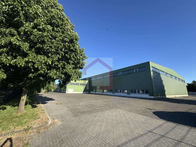 Halle in Neumünster 5.700 € 2000 m²