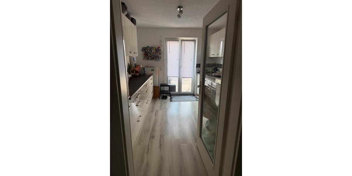 Etagenwohnung Singen (Hohentwiel) - 4 Zimmer, 100 m&sup2;, 285.000&euro; | Angebot:27091359