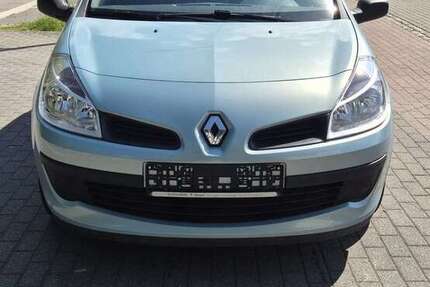 Renault Clio 68.000 km 2.999 &euro; Chemnitz 09120