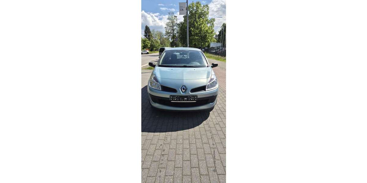 Renault Clio 68.000 km 2.999 &euro; Chemnitz 09120