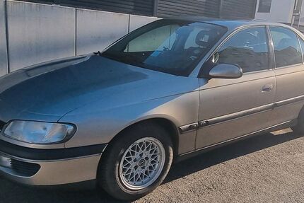 Opel Omega 114.000 km 1.555 &euro; Rodewisch 08228