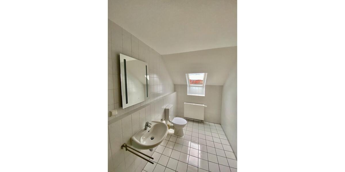 Helle 2-Zimmer-Wohnung + TG-Stellplatz + Balkon in Niederwerrn 2 zimmer