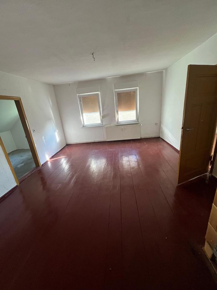 Helle 3-Zimmer-Dachgeschoßwohnung (ca. 80 m²) in Bralitz