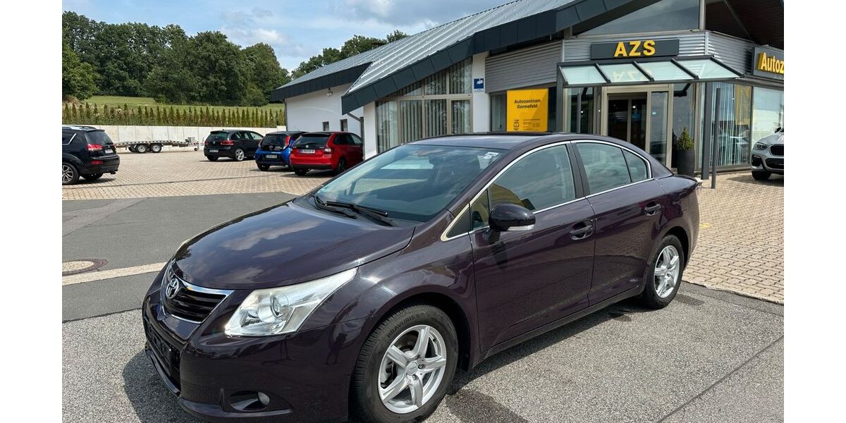 Toyota Avensis 69.200 km 8.900 &euro; Sonnefeld 96242