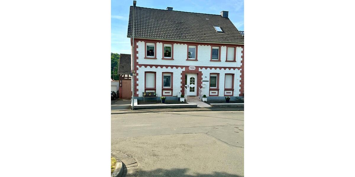 Gepflegtes EFH mit Scheune und PV 12 zimmer