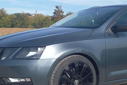 Skoda Octavia 128.400 km 12.400 &euro; Stegaurach 96135