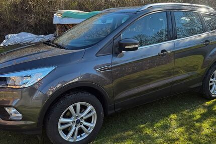 Ford Kuga 93.000 km 10.500 &euro; Warstein 59581